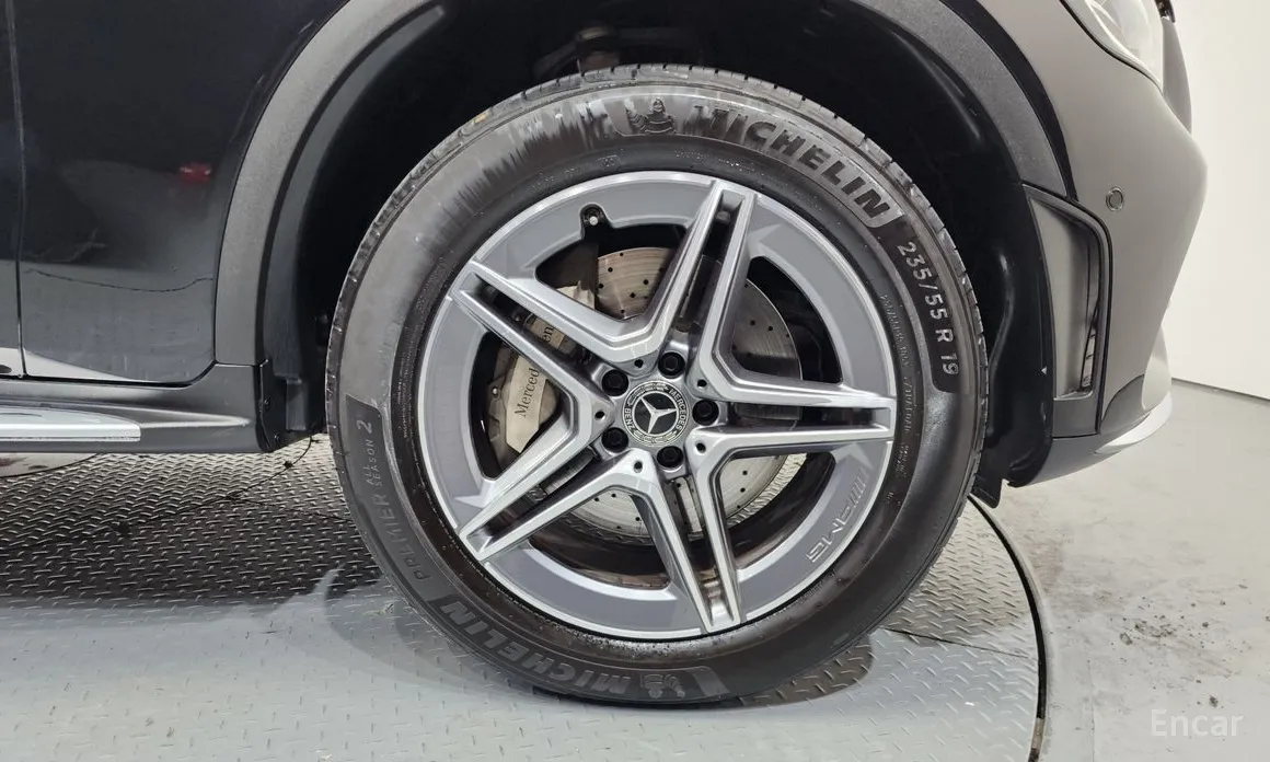 Photo 5 - Mercedes-Benz GLC-Class