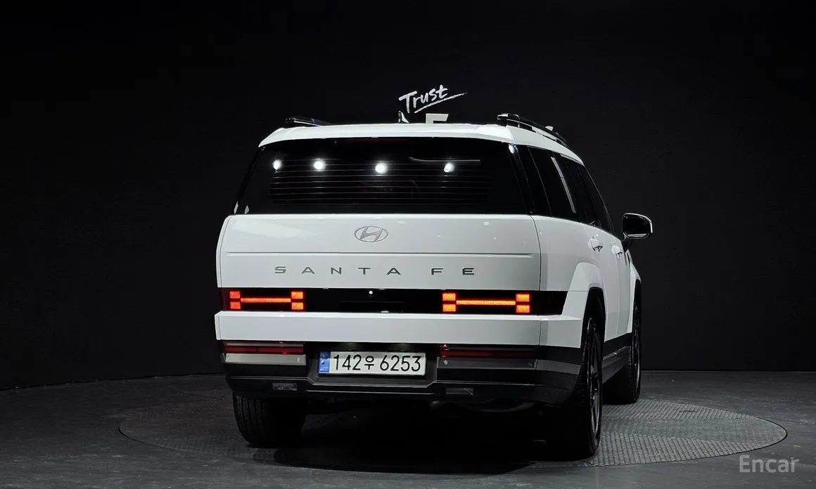 Фото 4 - Hyundai Santa Fe