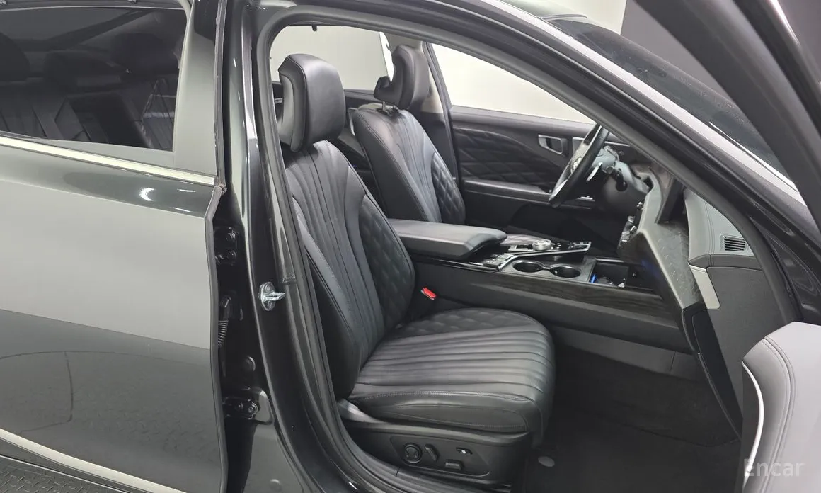 Фото 12 - Kia K8