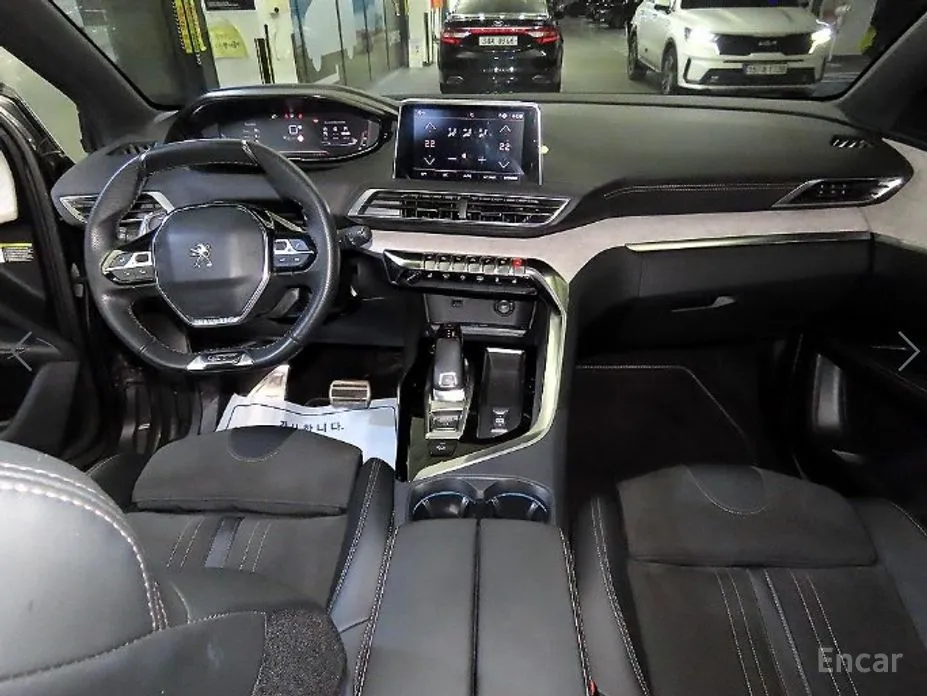 Фото 10 - Peugeot 5008