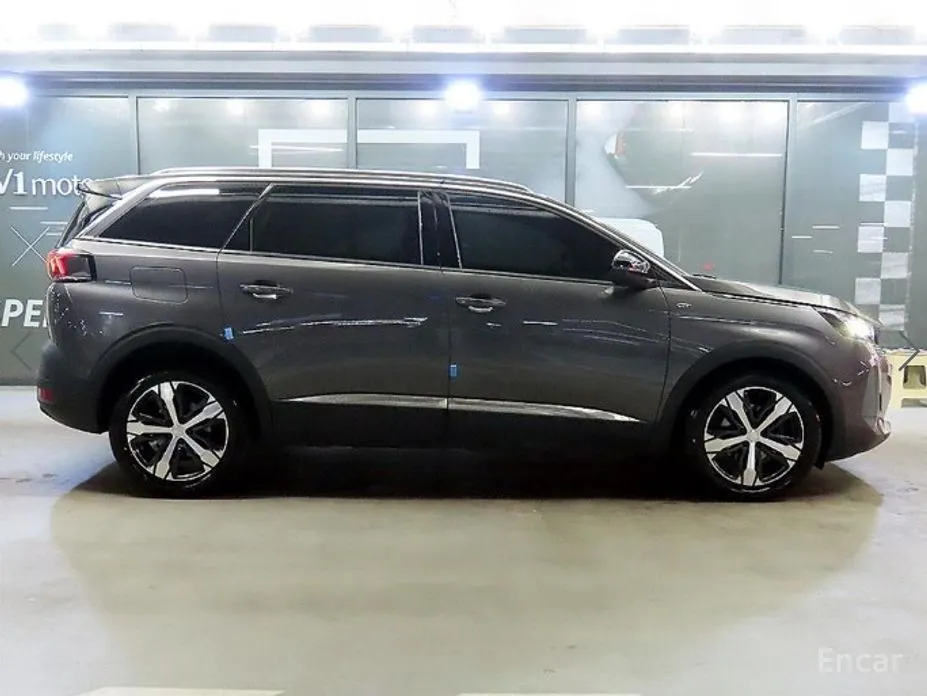 Фото 3 - Peugeot 5008