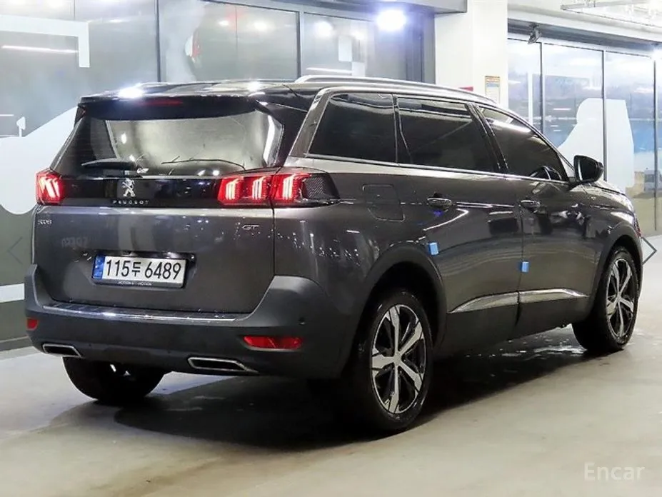 Фото 4 - Peugeot 5008