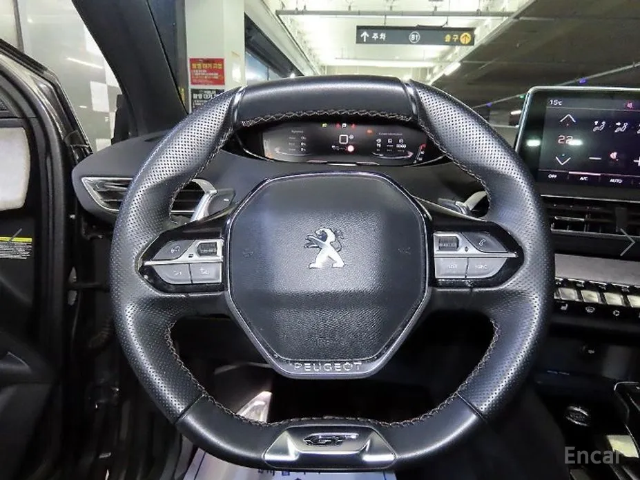 Фото 8 - Peugeot 5008