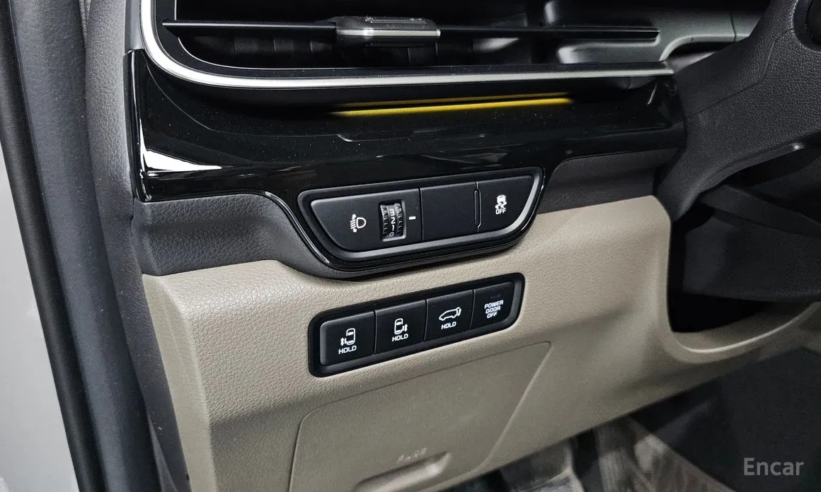 Photo 14 - Kia Carnival