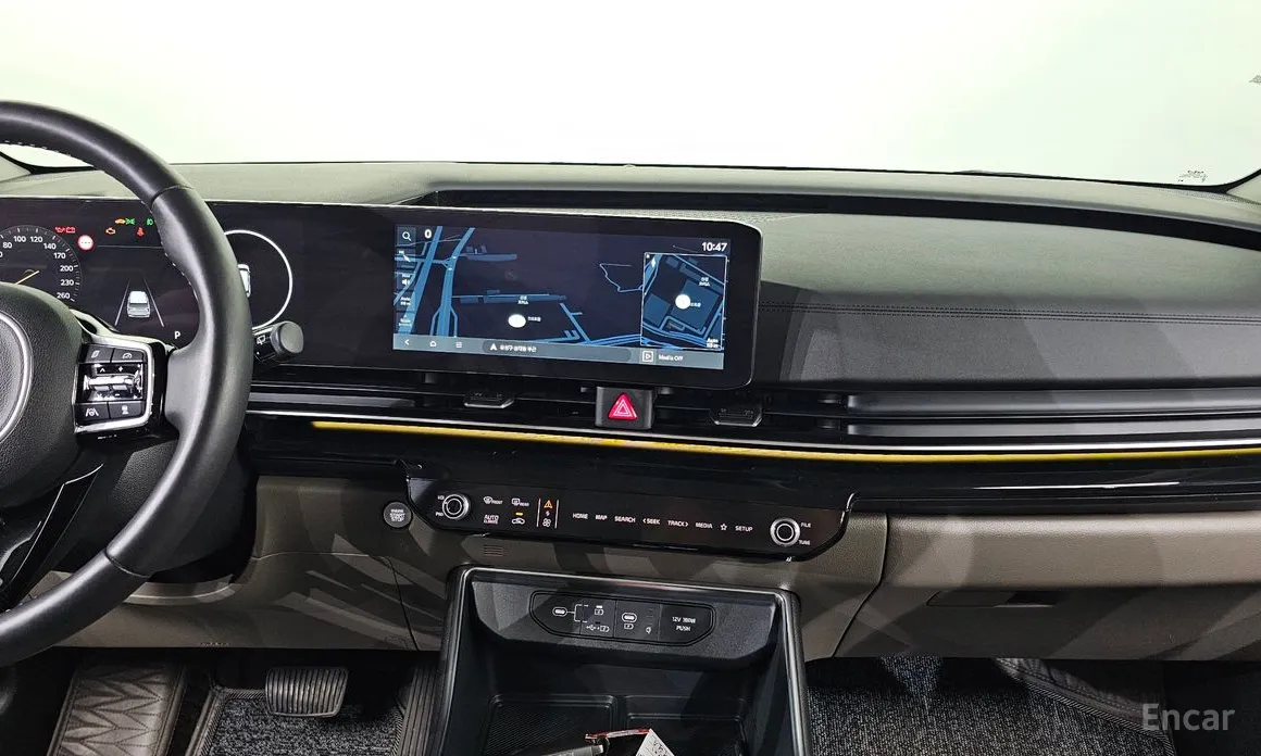 Photo 16 - Kia Carnival