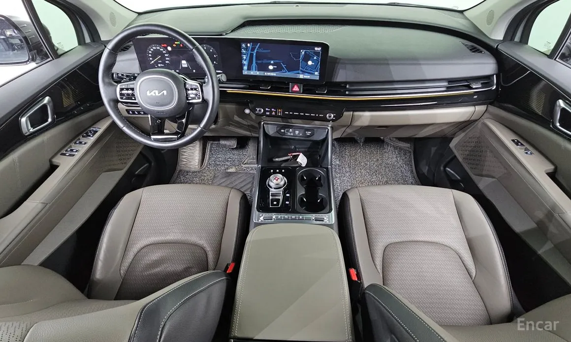 Photo 7 - Kia Carnival