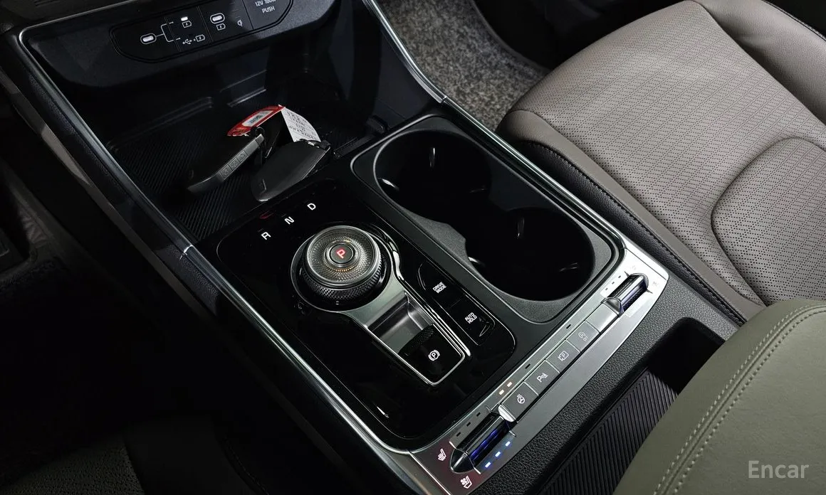 Photo 9 - Kia Carnival