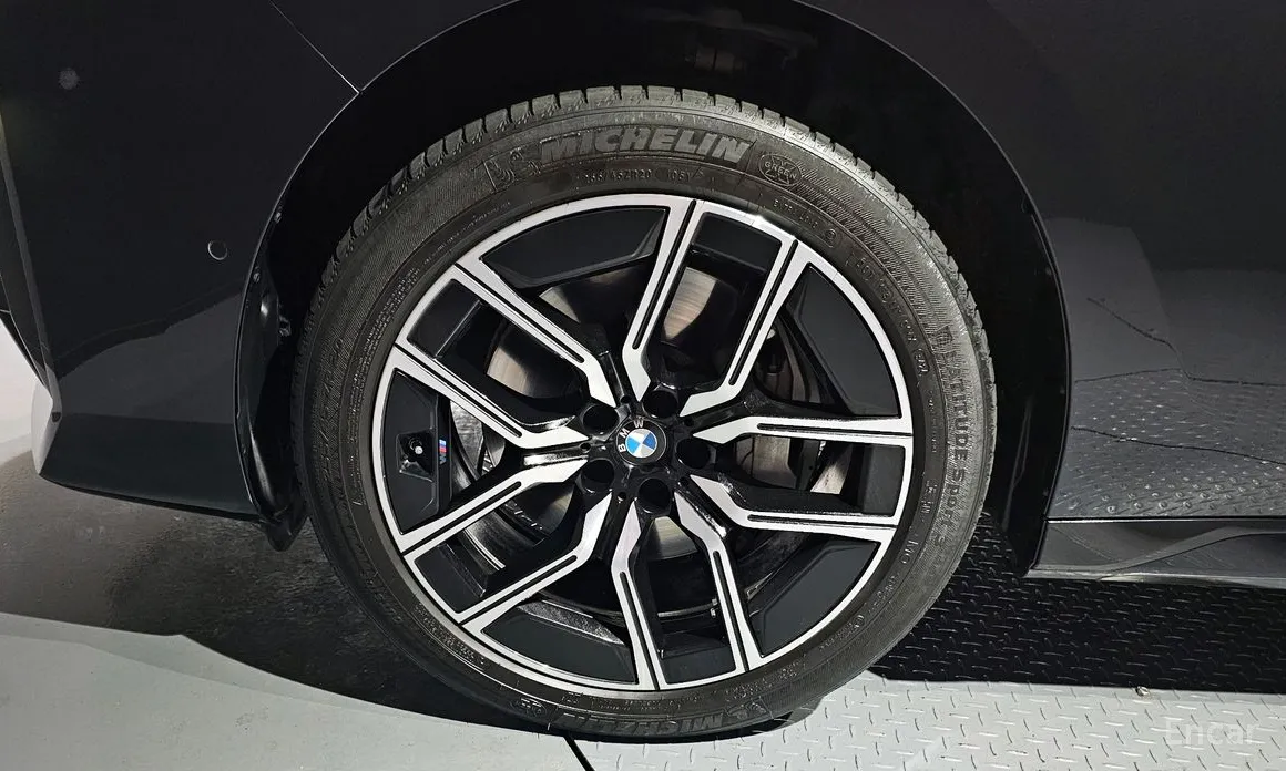 Фото 5 - BMW 7 Series