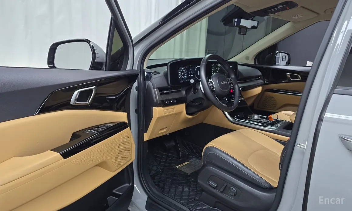 Фото 10 - Kia Carnival