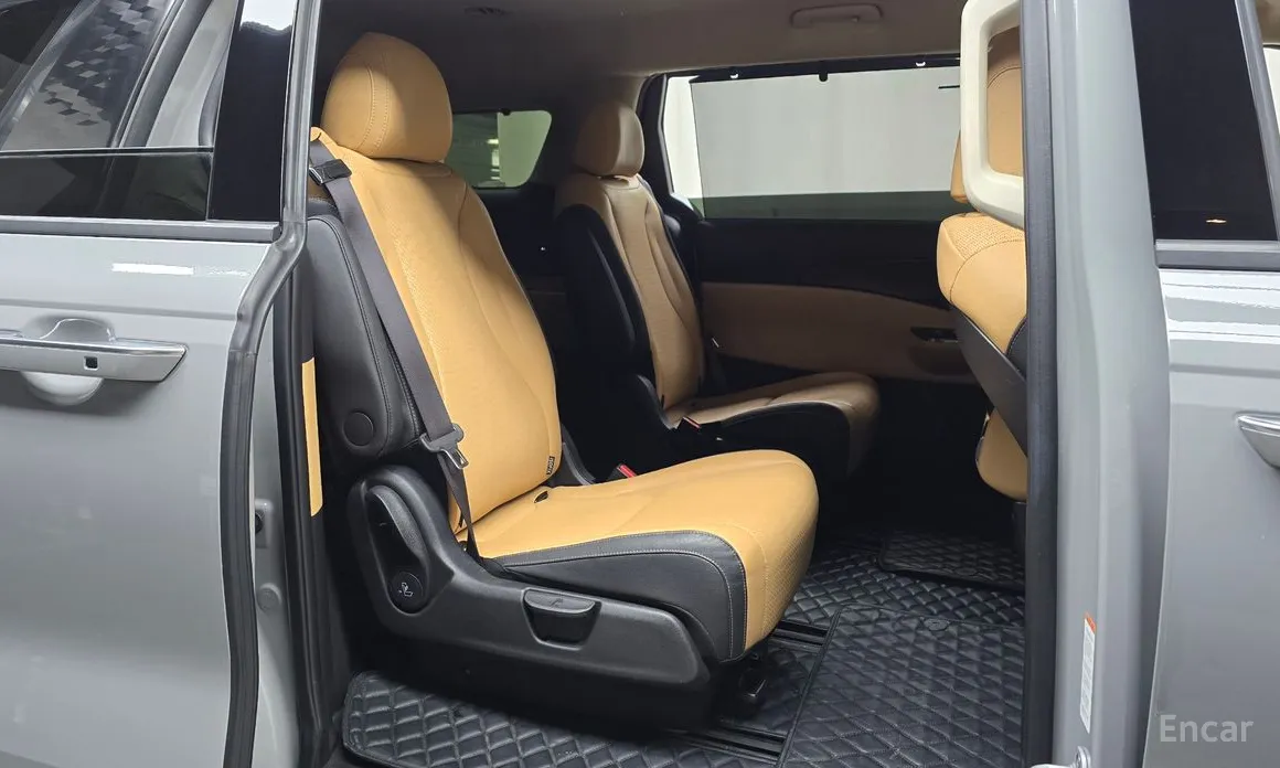 Фото 12 - Kia Carnival