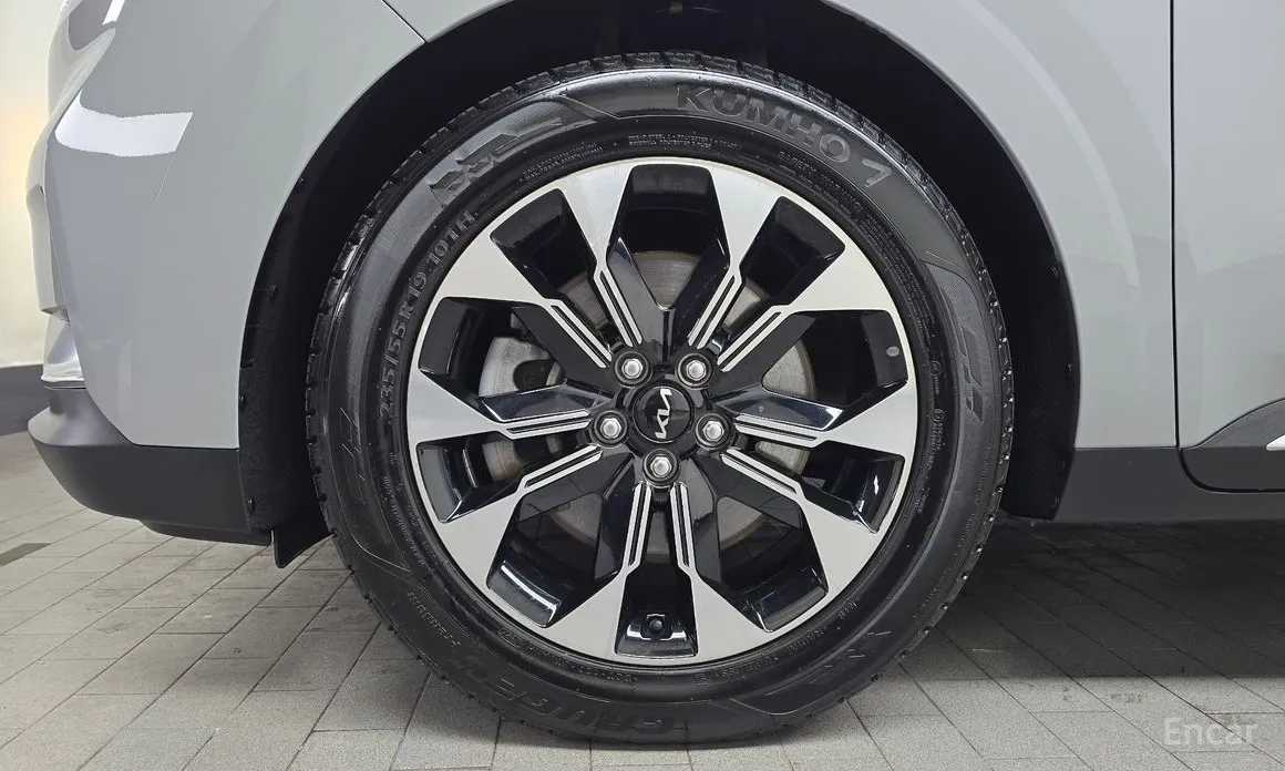 Фото 5 - Kia Carnival