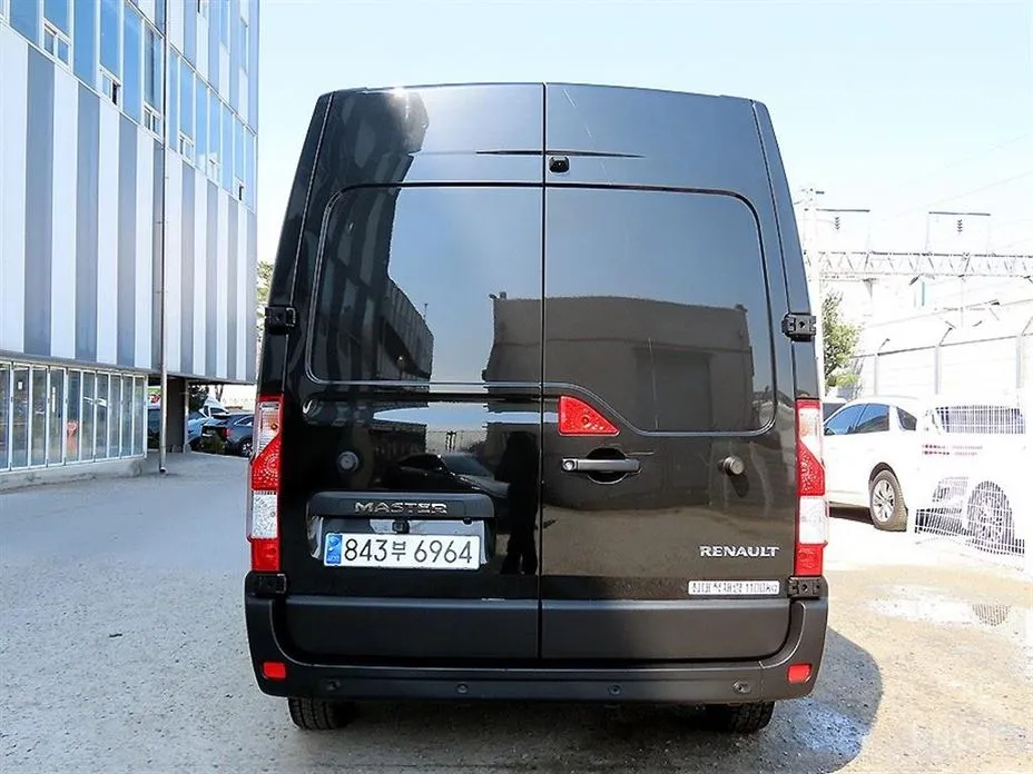 Фото 4 - Renault Master