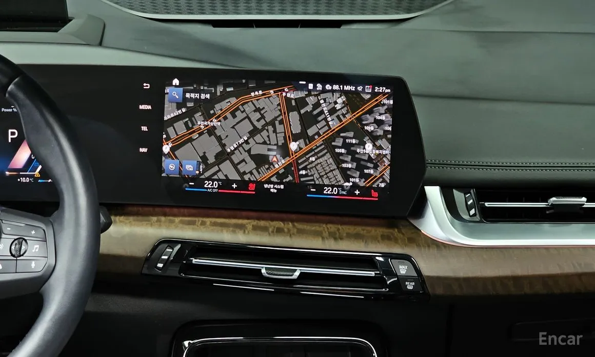 BMW 2 Series 2022 220i Luxury