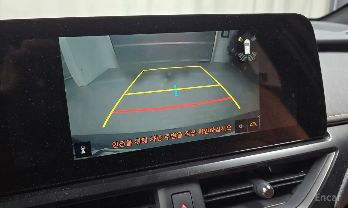 Фото 15 - Lexus UX