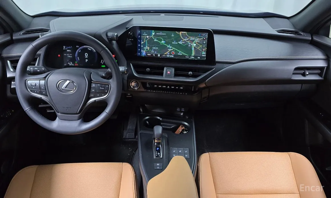 Фото 7 - Lexus UX