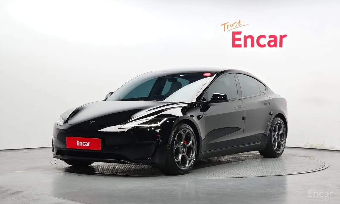 Фото 1 - Tesla Model 3