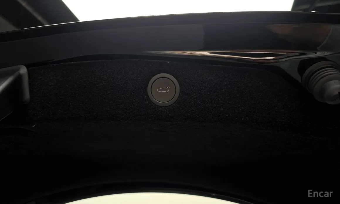 Фото 20 - Tesla Model 3