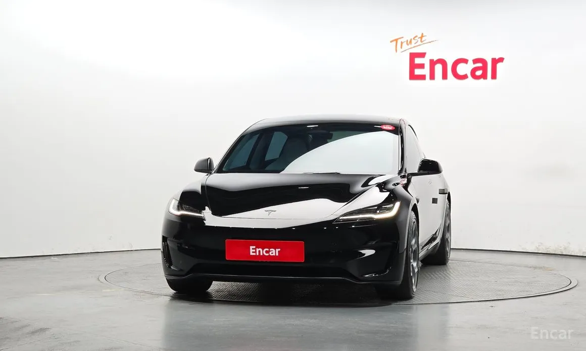 Фото 3 - Tesla Model 3