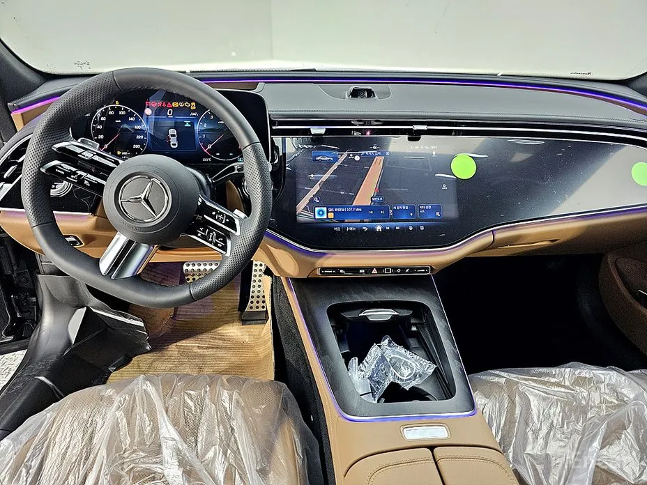 Фото 5 - Mercedes-Benz E-Class