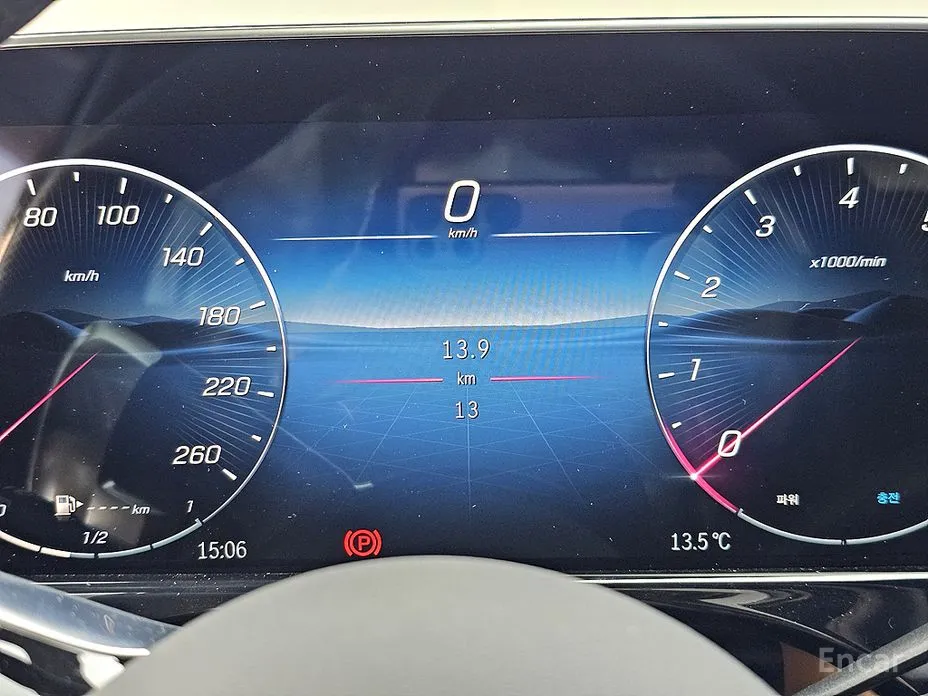 Фото 7 - Mercedes-Benz E-Class