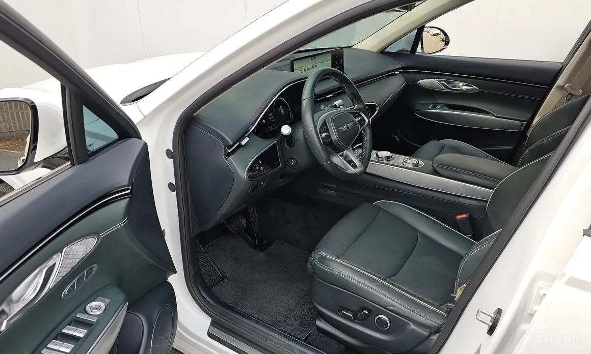 Фото 11 - Genesis GV70