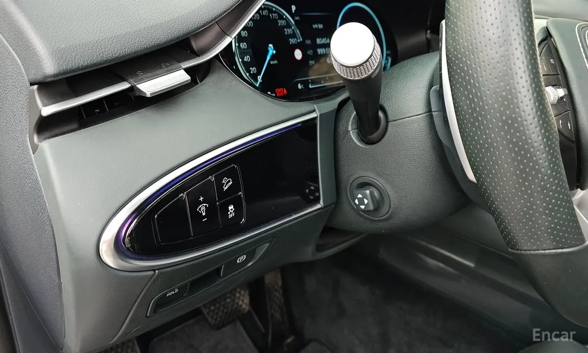 Фото 18 - Genesis GV70