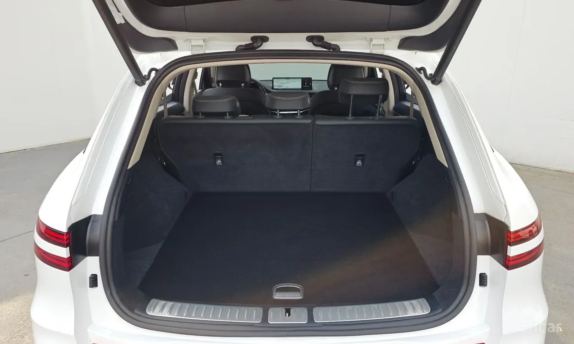 Фото 20 - Genesis GV70