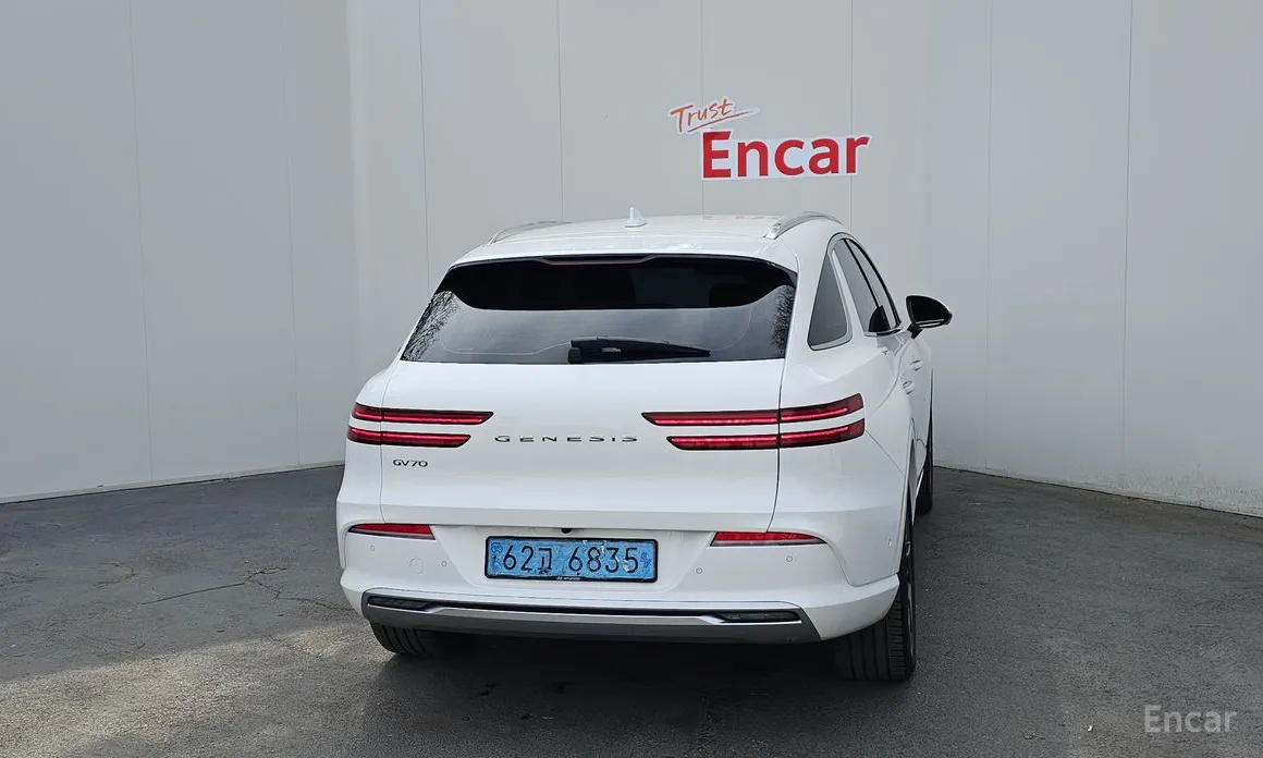 Фото 4 - Genesis GV70