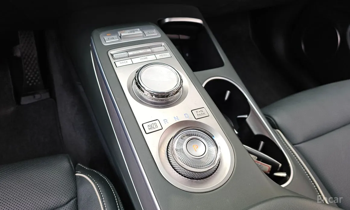 Фото 9 - Genesis GV70