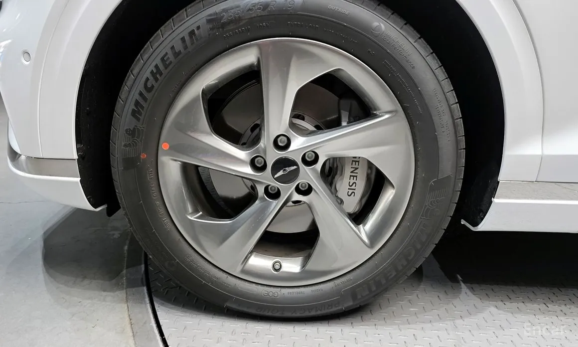 Фото 5 - Genesis GV70