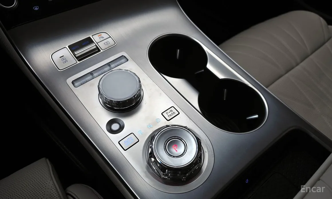 Фото 9 - Genesis GV70