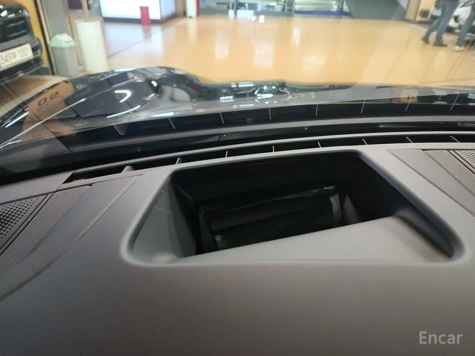 Фото 13 - Porsche Taycan