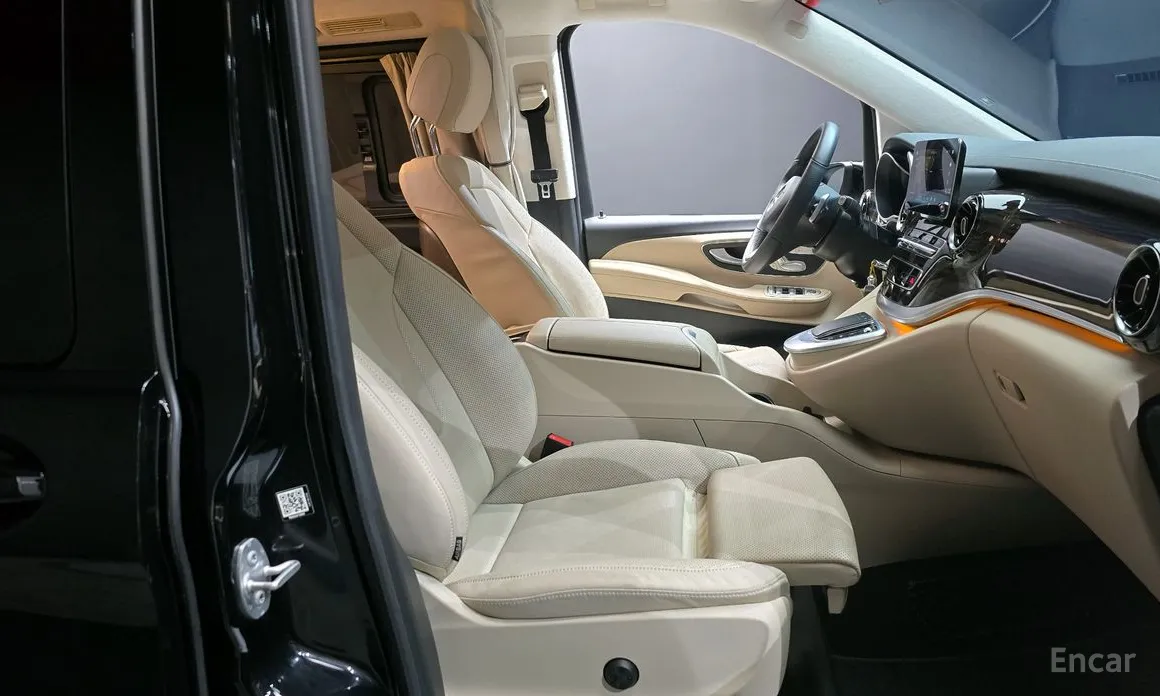 Фото 10 - Mercedes-Benz V-Class