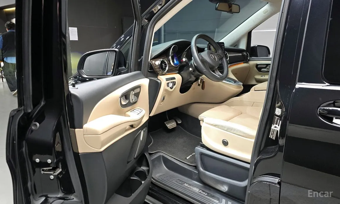 Фото 11 - Mercedes-Benz V-Class