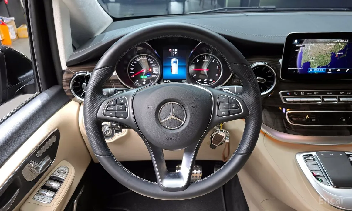 Фото 14 - Mercedes-Benz V-Class