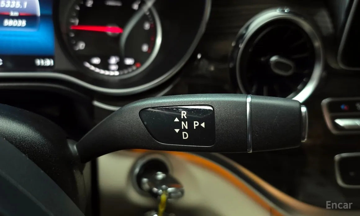 Фото 9 - Mercedes-Benz V-Class