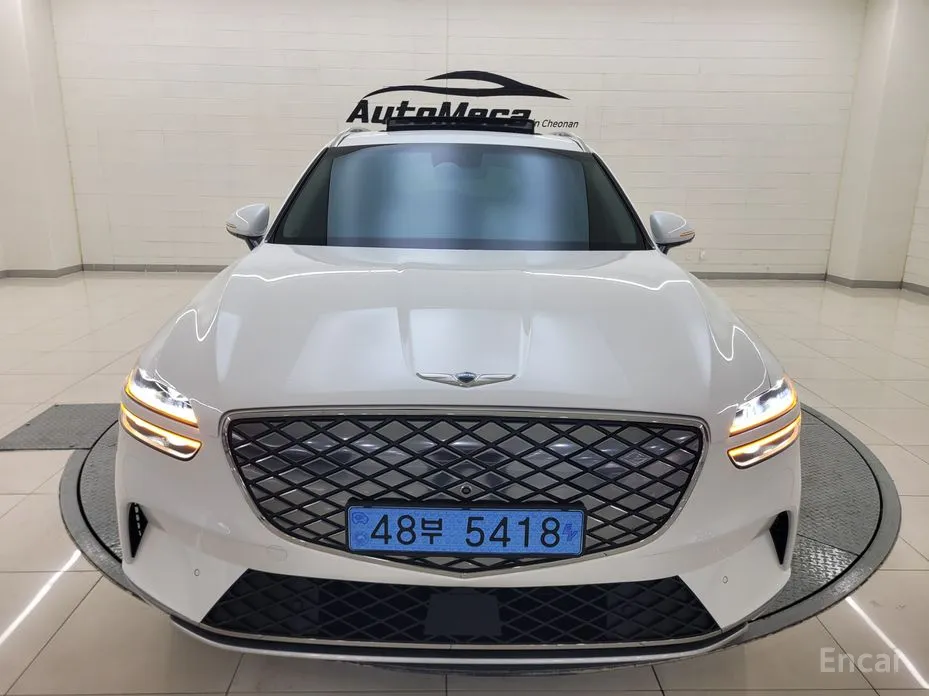 Фото 3 - Genesis GV70