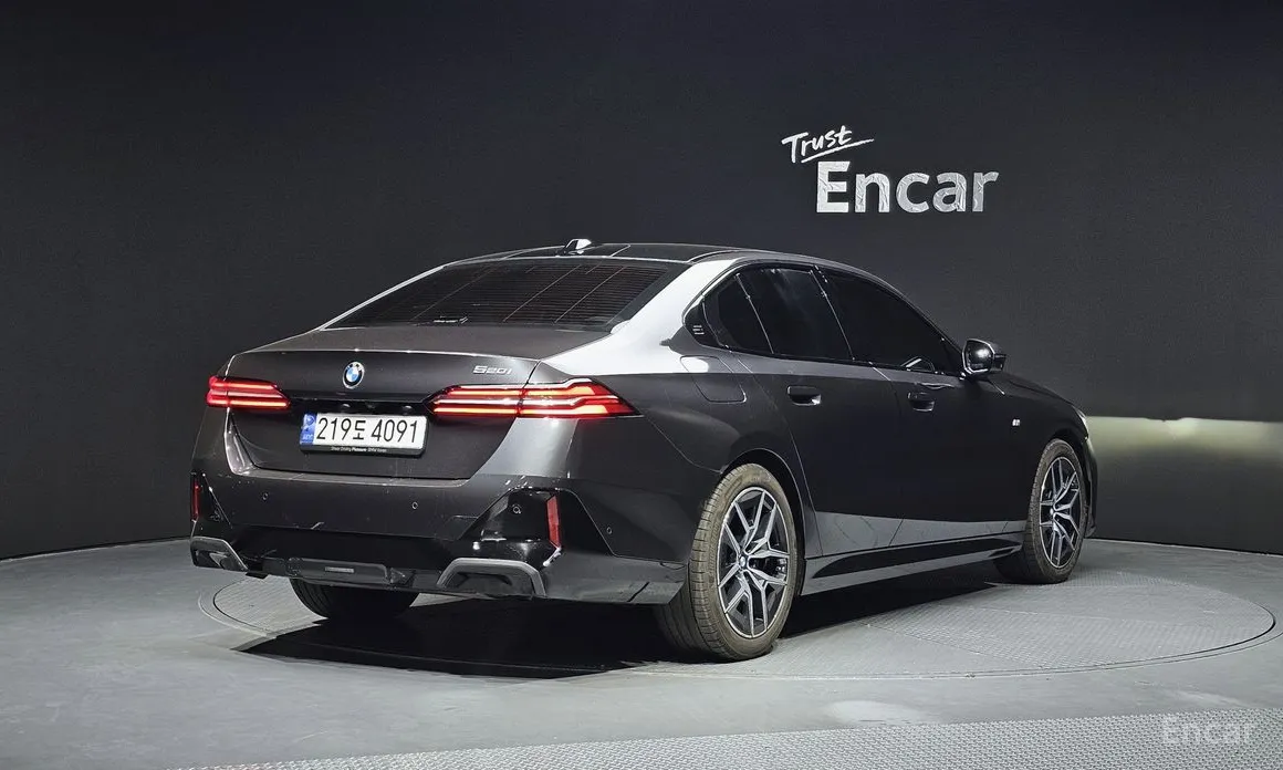 Фото 2 - BMW 5 Series