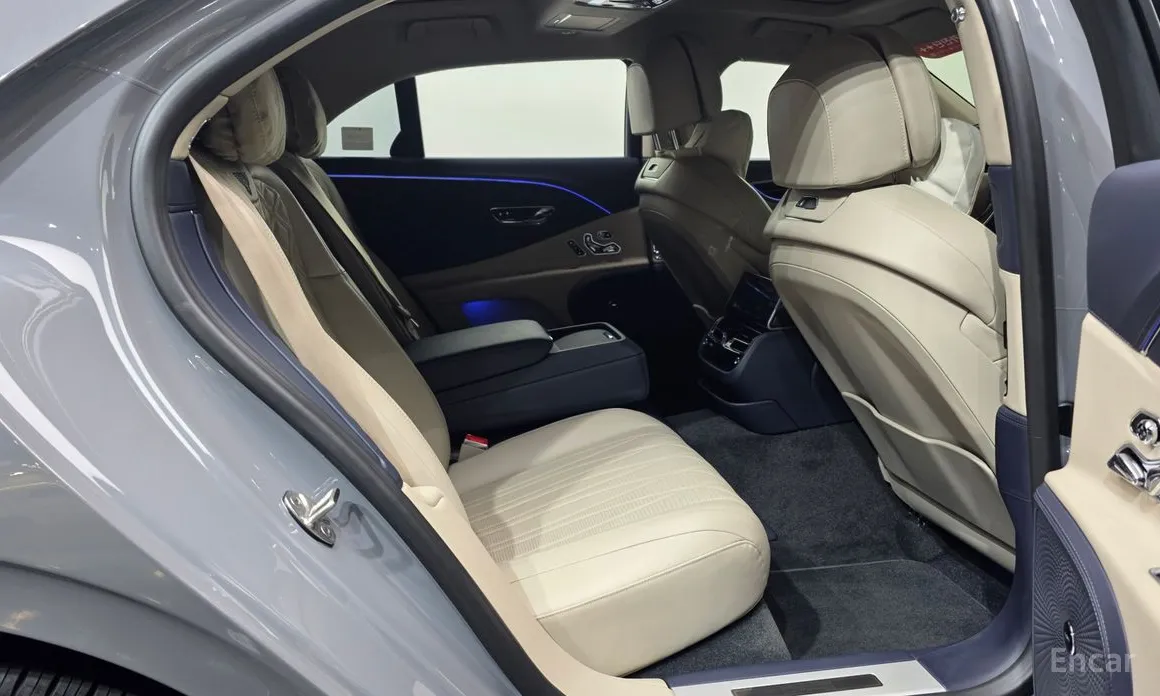 Фото 12 - Bentley Flying Spur