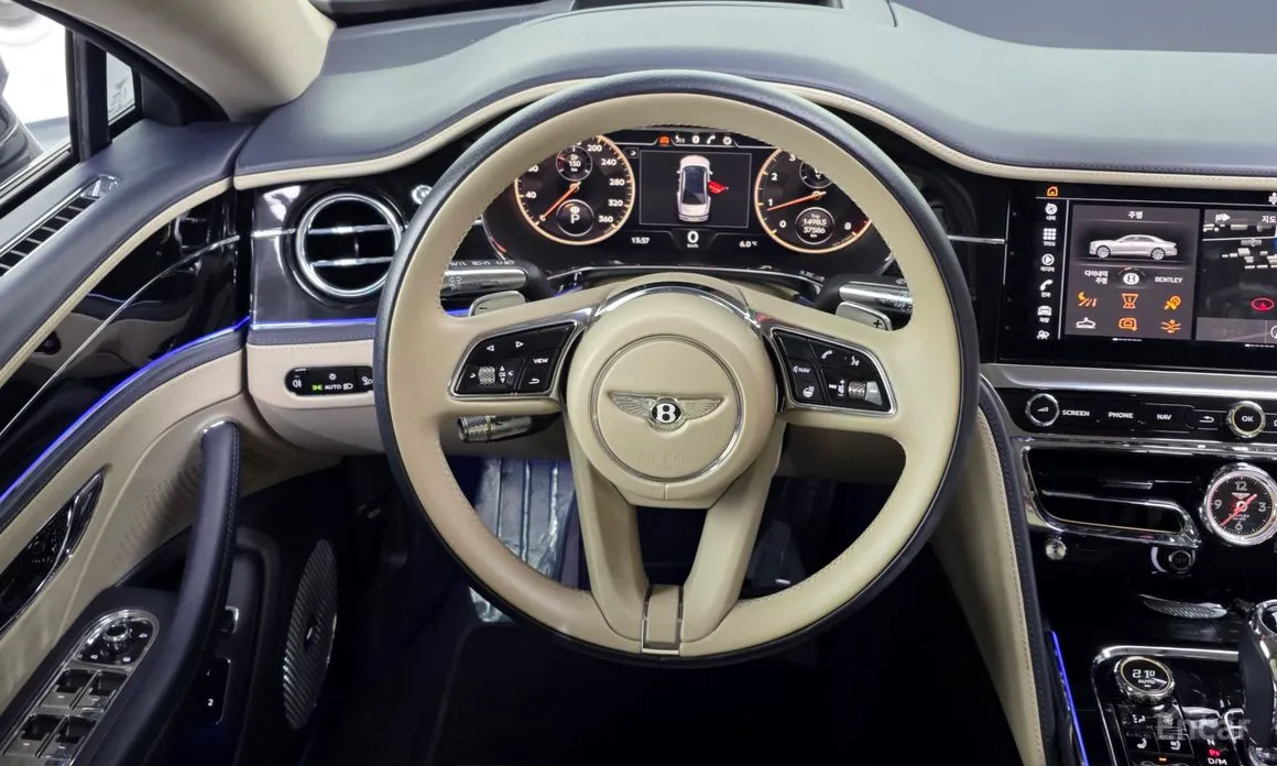 Фото 13 - Bentley Flying Spur