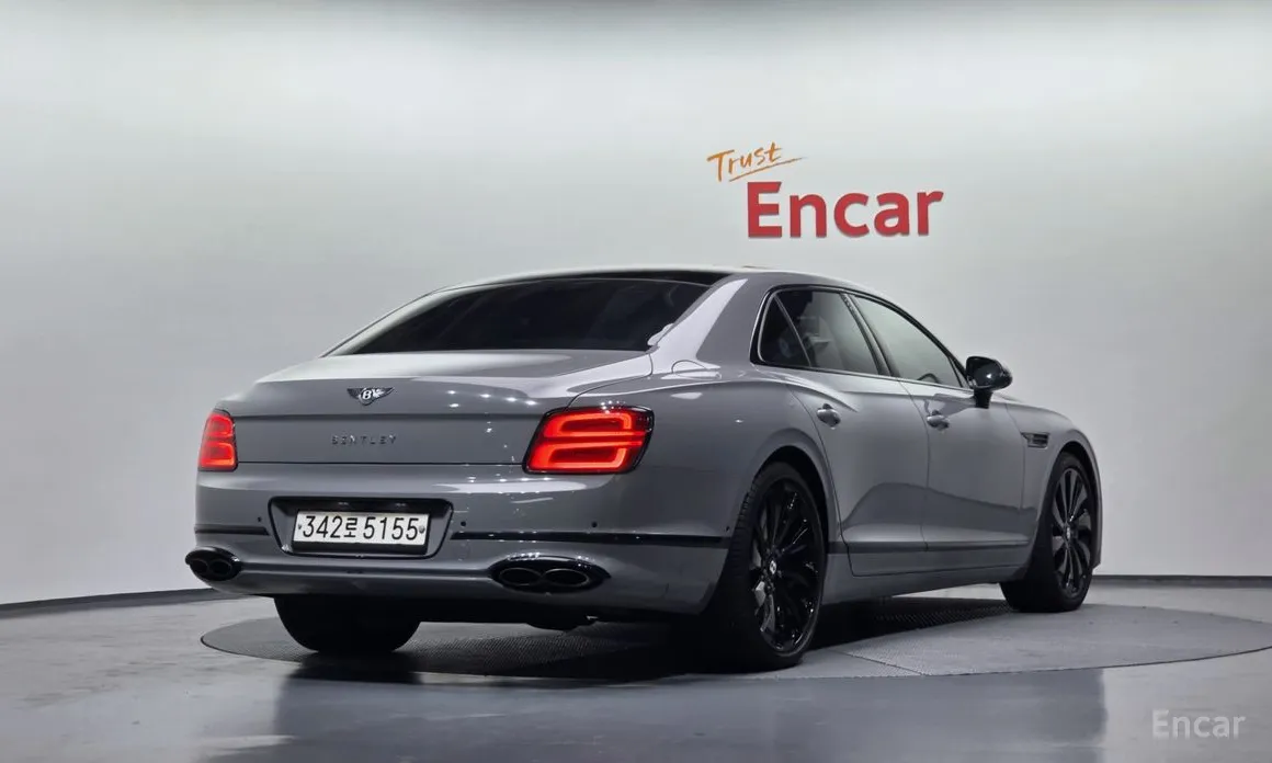 Фото 2 - Bentley Flying Spur