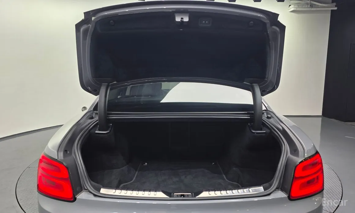 Фото 20 - Bentley Flying Spur