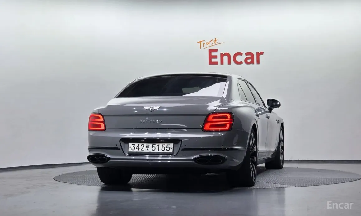 Фото 4 - Bentley Flying Spur