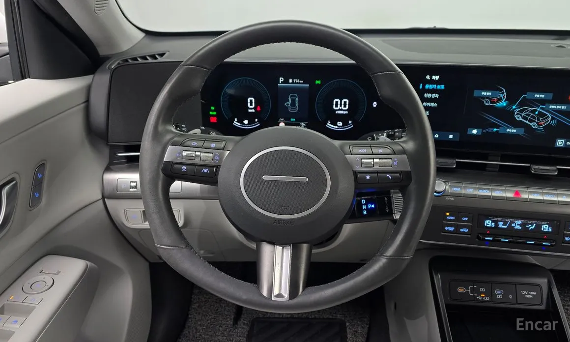 Фото 13 - Hyundai Kona