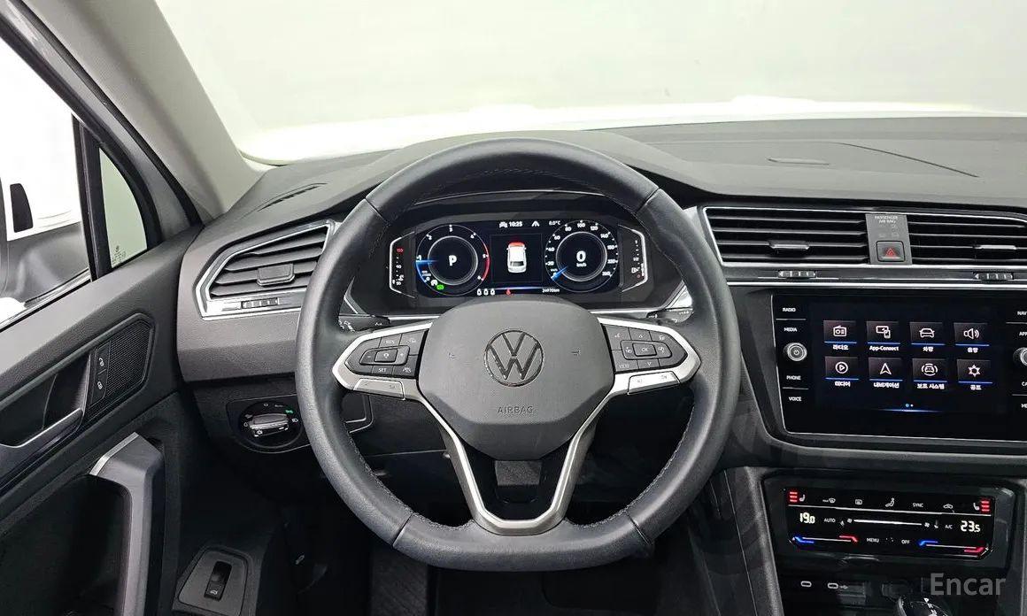 Фото 14 - Volkswagen Tiguan