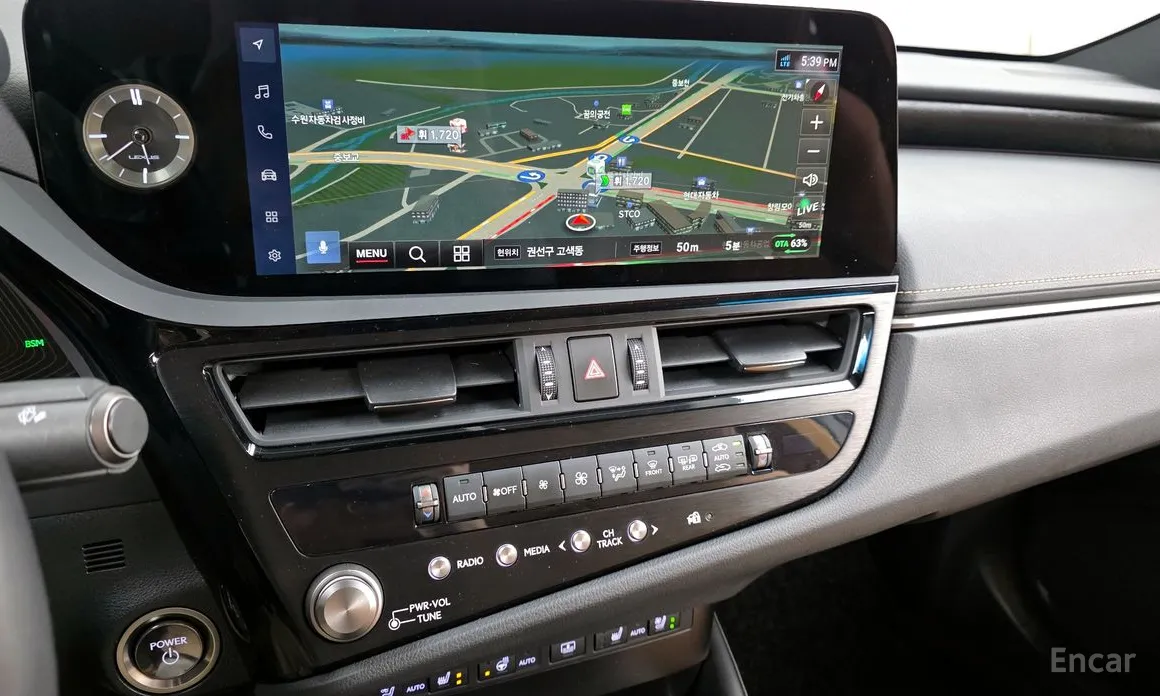 Фото 14 - Lexus ES