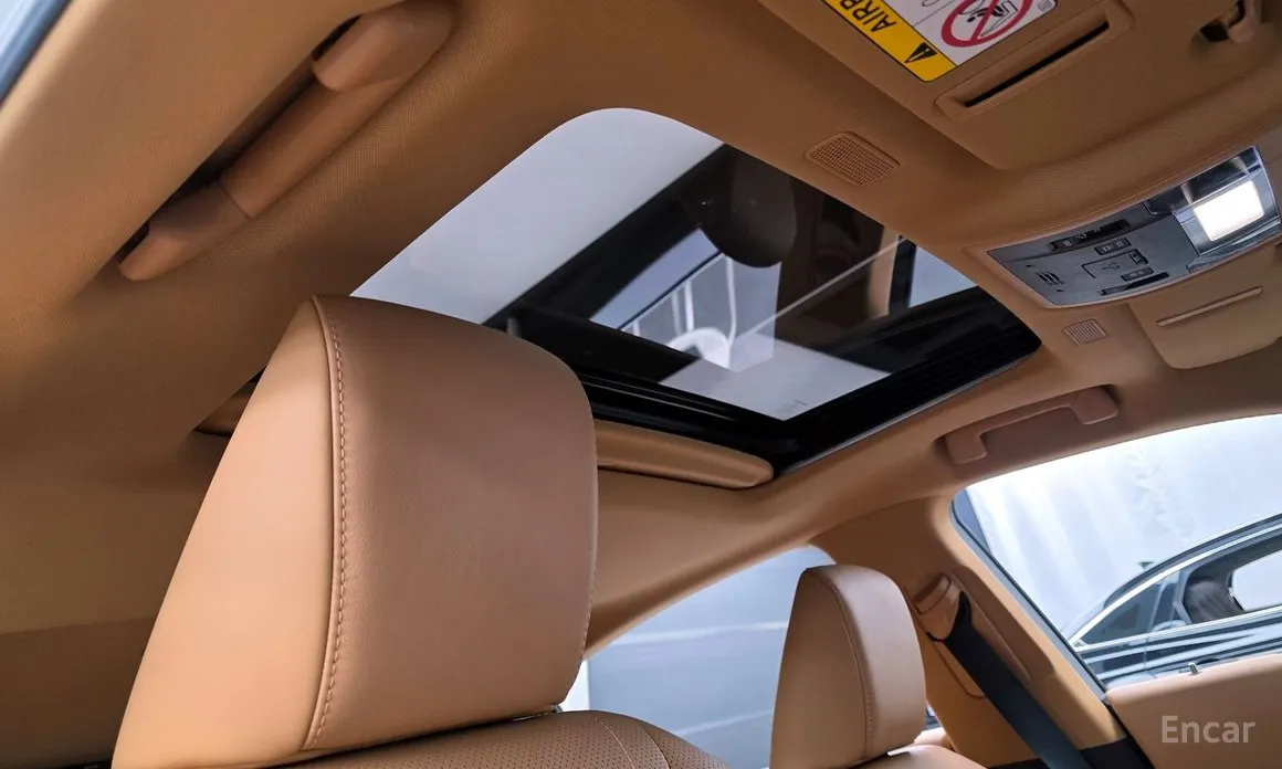 Фото 17 - Lexus ES