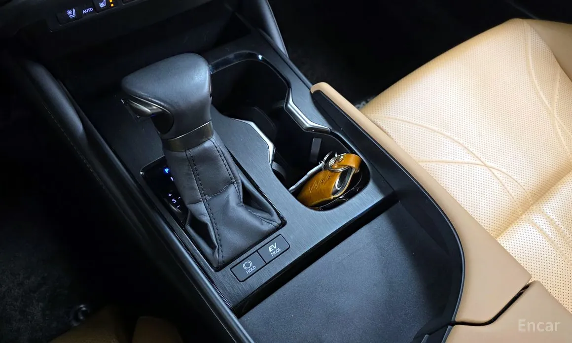 Фото 9 - Lexus ES