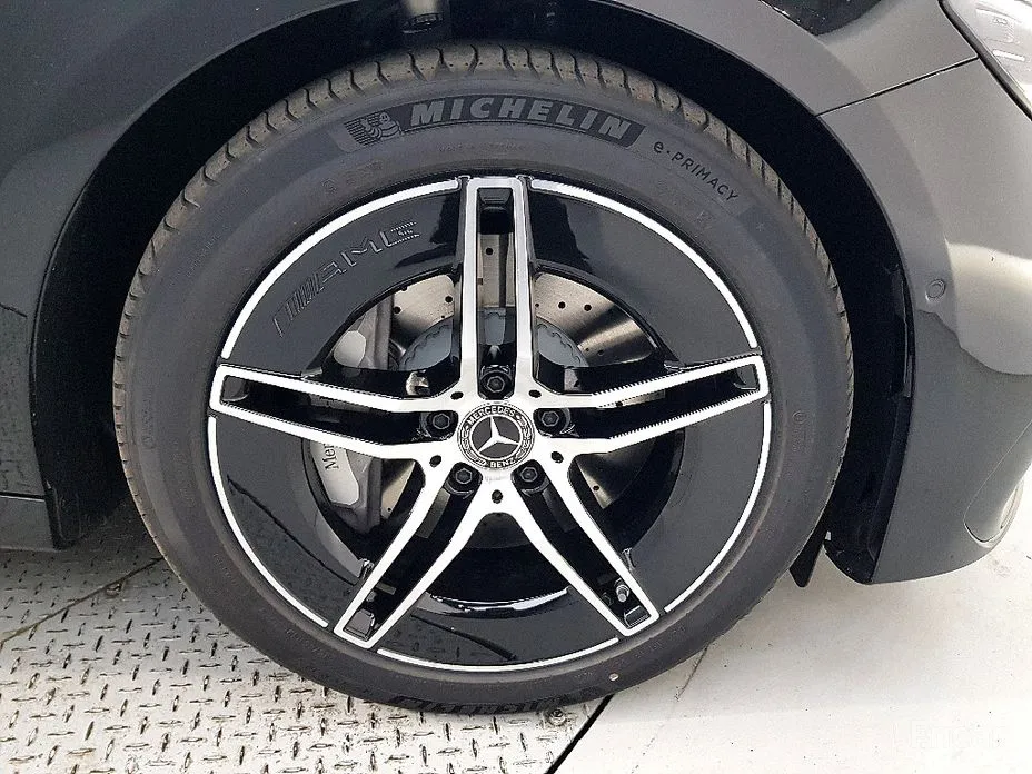 Фото 20 - Mercedes-Benz E-Class