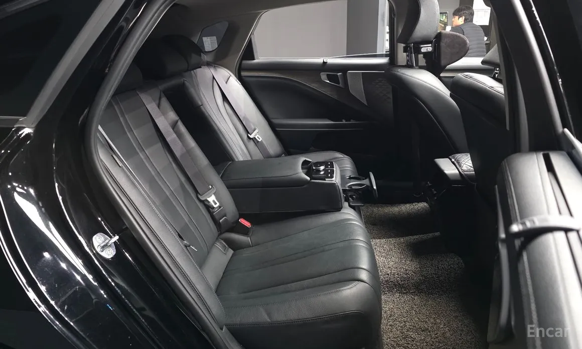 Фото 12 - Kia K8